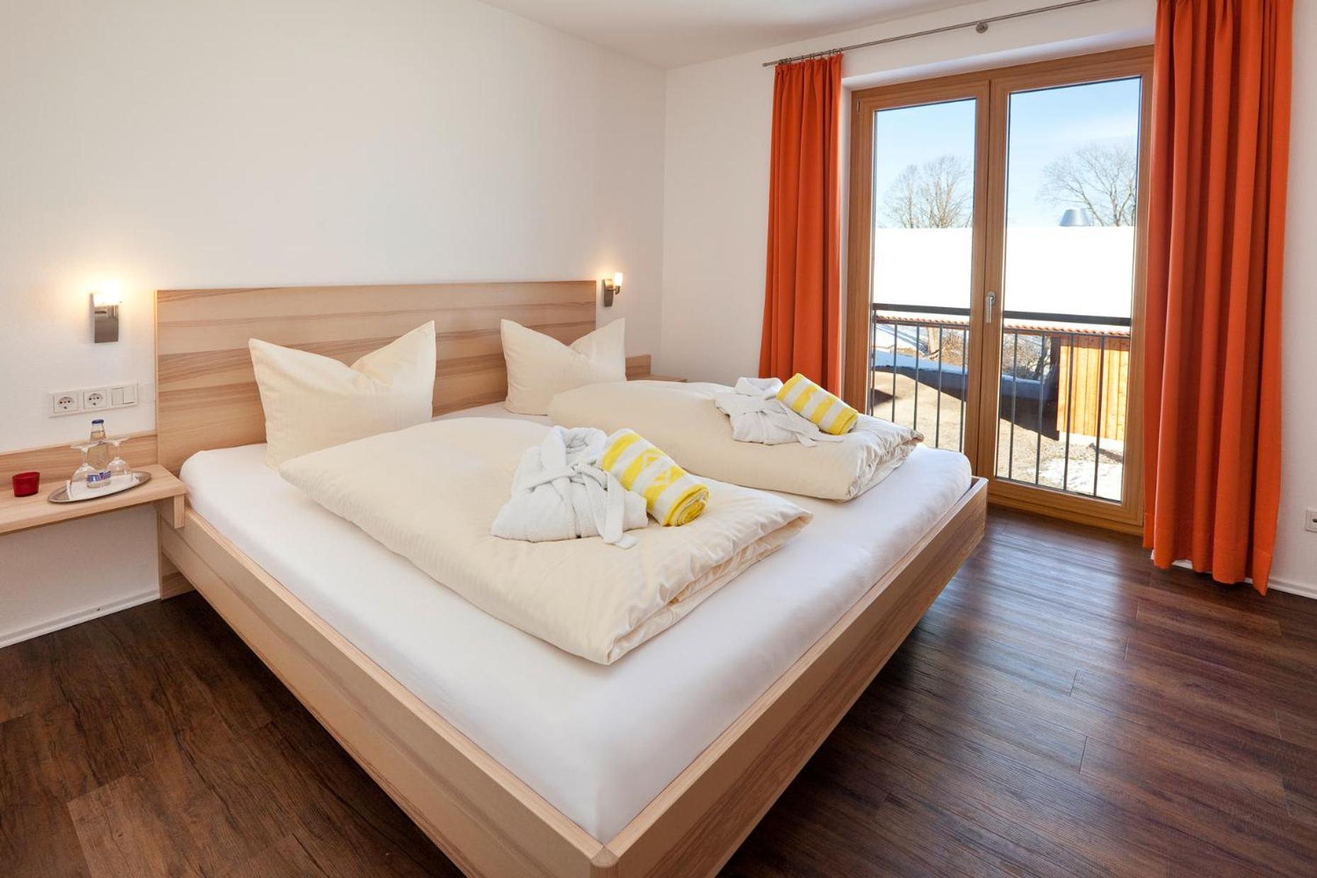 Seehotel Und Appartements Schnoeller リーデン エクステリア 写真