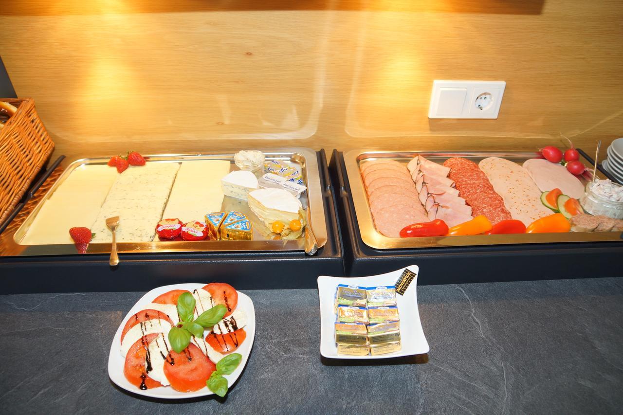 Seehotel Und Appartements Schnoeller リーデン エクステリア 写真